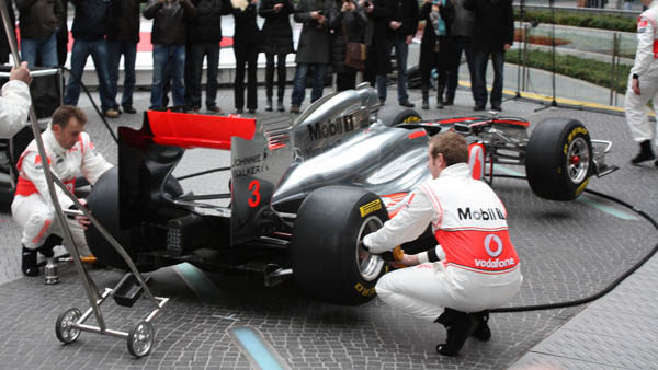 McLaren presenta su monoplaza para la temporada 2011, el MP4/26
