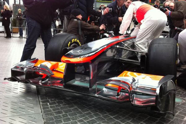 McLaren presenta su monoplaza para la temporada 2011, el MP4/26