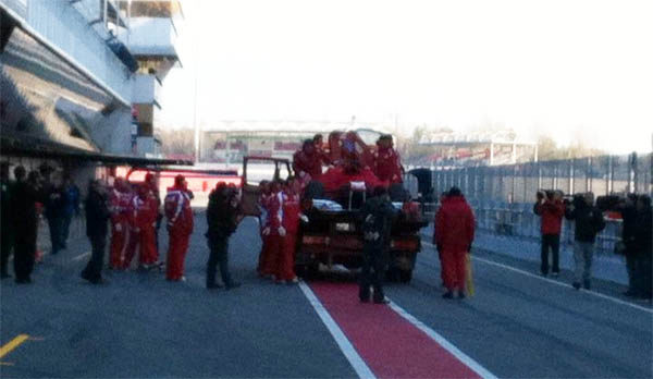 Vettel sigue mejorando los tiempos en Barcelona