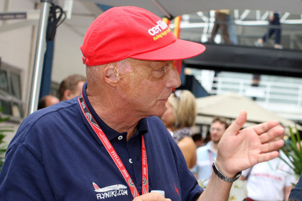 Lauda: "Definitivamente, es una manipulación de las carreras"