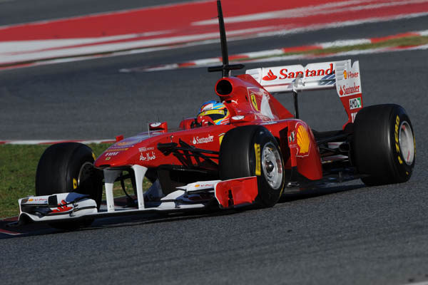 Webber: "El Ferrari es dos segundos más rápido que los demás"