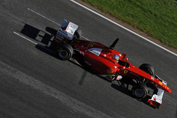 Ferrari y Alonso, los que más kilómetros llevan hasta ahora en pretemporada