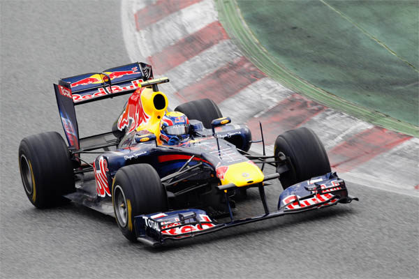 Webber mantiene el mejor tiempo en la primera jornada de test en Barcelona