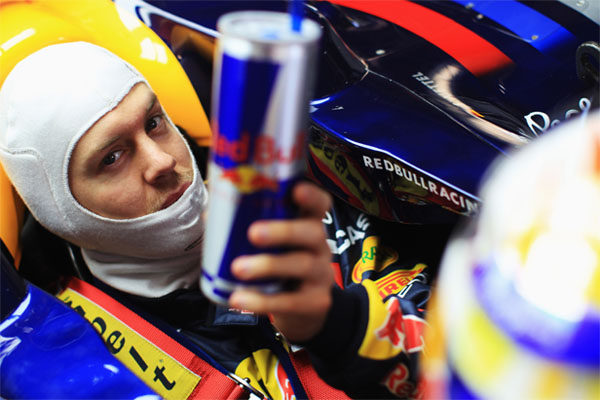 Sebastian Vettel renueva con Red Bull hasta 2014