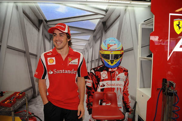 Alonso: "Fue aquí donde hace 10 años tomé parte en la F1"