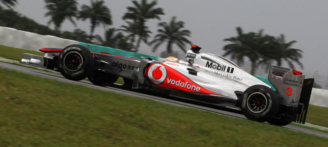 Mark Webber sigue delante en los libres 2 del GP de Malasia 2011