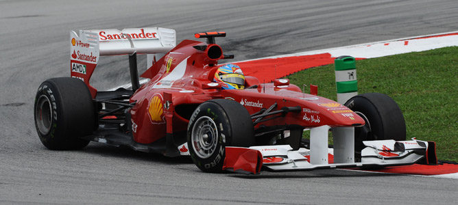 Mark Webber sigue delante en los libres 2 del GP de Malasia 2011