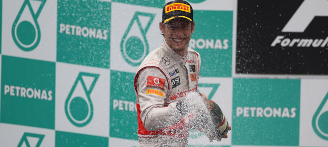 Button: "He perseguido a Vettel tanto como he podido"