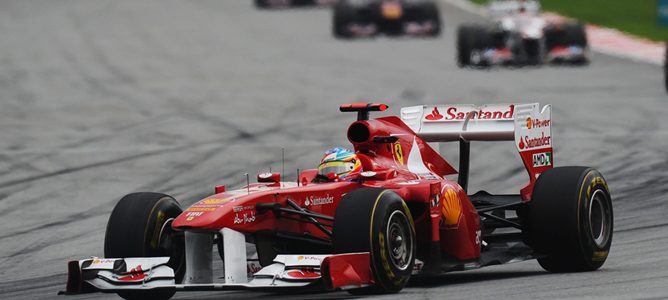 Horner: "McLaren y Ferrari son nuestra principal preocupación"