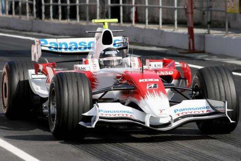 Jarno Trulli se impone en los últimos entrenamientos de Montmeló