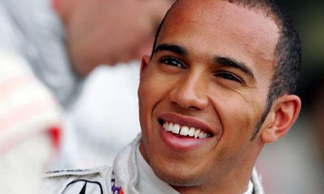 Hamilton: "Con el coche que tenemos, no creo que Kimi pueda escarparse"