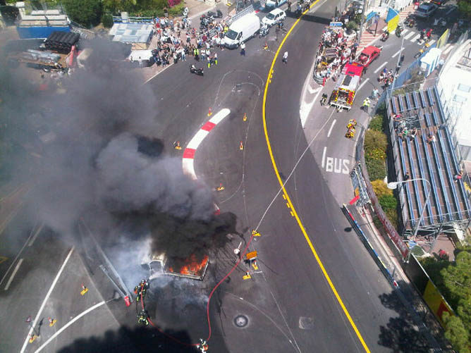 Reasfaltado de urgencia en la curva 1 de Mónaco