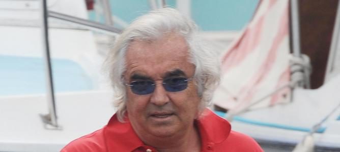 Briatore: "Por echar a uno, el Ferrari no va a ir más rápido"