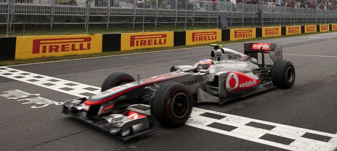Hamilton felicita a Button por su victoria en Canadá