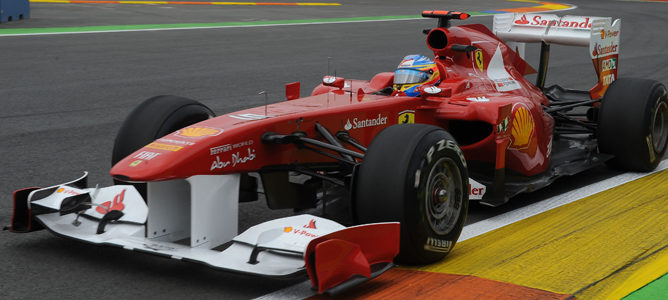 Alonso lidera la segunda sesión de libres del Gran Premio de Europa