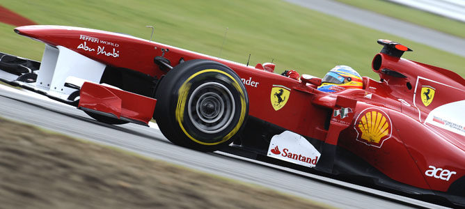 Ferrari piensa en un coche mas agresivo para 2012