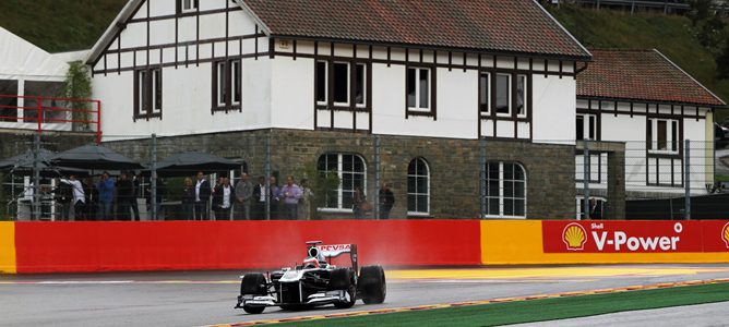 Pastor Maldonado: "Lewis Hamilton disminuyó la velocidad y yo intenté adelantarle"