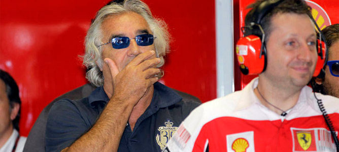 Flavio Briatore afirma que los rumores que le vinculan a Ferrari son "una tontería"