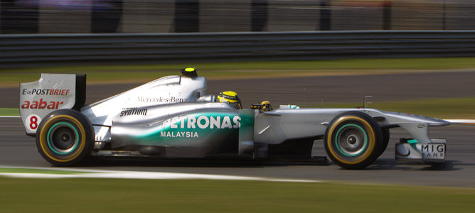 Mercedes GP llega a Singapur dispuesta a "mantener el ritmo en los momentos finales"