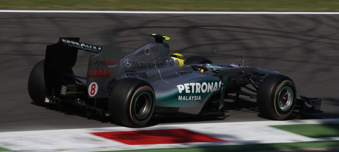 Nico Rosberg admite que Mercedes GP tiene que seguir creciendo