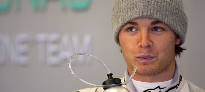 Nico Rosberg admite que ganar a Michael Schumacher es "muy bueno" para sus intereses