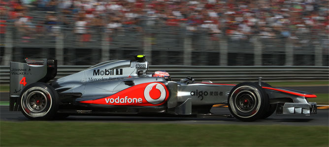 Jenson Button se mantiene en lo más alto en la segunda sesión de libres de Japón