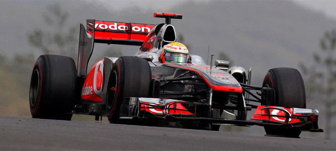 Lewis Hamilton se impone a los Red Bull en los primeros libres del Gran Premio de India