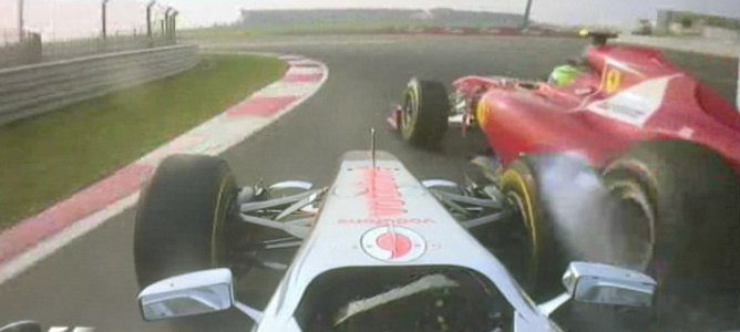 Johnny Herbert: "Felipe Massa sabía muy bien dónde estaba Hamilton, antes de cerrarle"