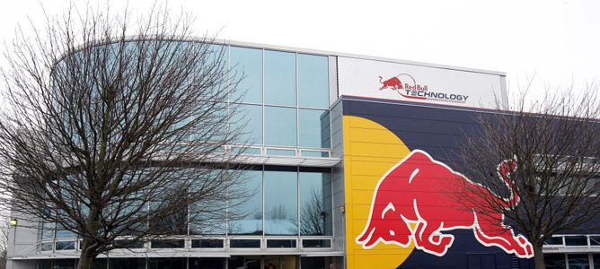 Sebastian Vettel y Mark Webber asistirán a la exhibición de fin de año en Milton Keynes
