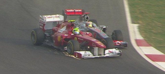 Mark Webber: "A veces, los comisarios deberían dejarlo en incidentes de carrera"
