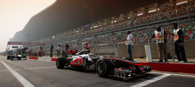 Lewis Hamilton: "Jenson Button ha podido competir sin ninguna preocupación en la cabeza"