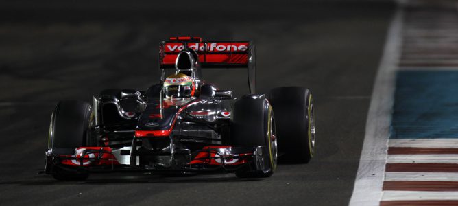 Lewis Hamilton gana por tercera vez con neumáticos Pirelli