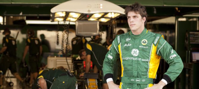 Luiz Razia se subirá al T128 en los libres de Interlagos