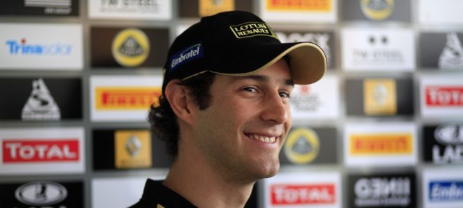 Bruno Senna sonriente en el GP de Corea