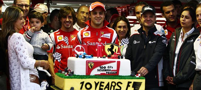 Felipe Massa celebrando sus 100 GPs con Ferrari y sus 10 años en la F1