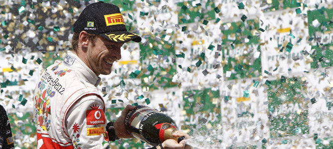 Jenson Button: "Queremos complicarle las cosas a Red Bull en 2012"