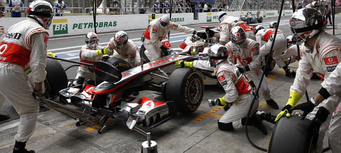 Jenson Button: "Queremos complicarle las cosas a Red Bull en 2012"