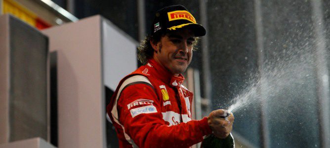 Alonso en el podio de Abu Dabi