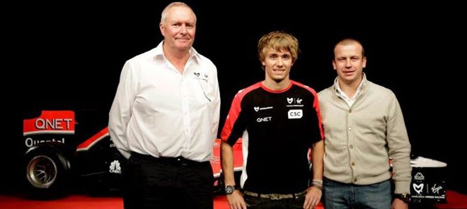  Charles Pic junto con Olivier Panis y John Booth en Paris 2011Paris