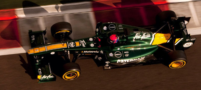 El monoplaza de Team Lotus en los test de Abu Dabi 2011