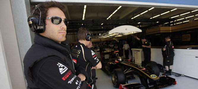 Bruno Senna en el box de Lotus Renault GP