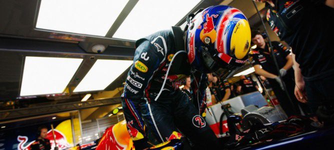 El piloto australiano Mark Webber en el Red Bull RB7