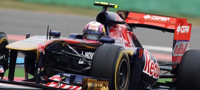 Alguersuari con su Toro Rosso