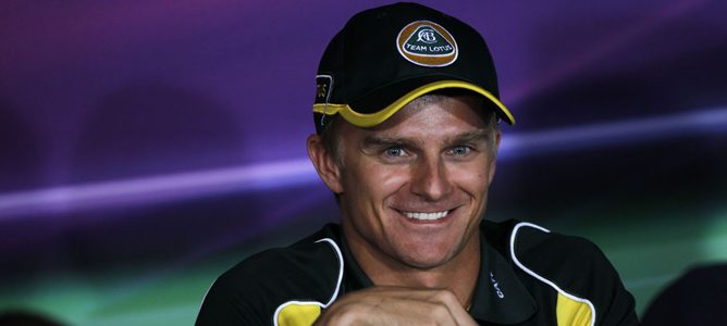 Heikki Kovalainen preparándose antes de la carrera