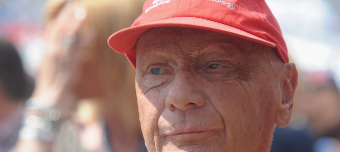 Niki Lauda: "La lógica me hace pensar que Red Bull irá más lejos en 2012"
