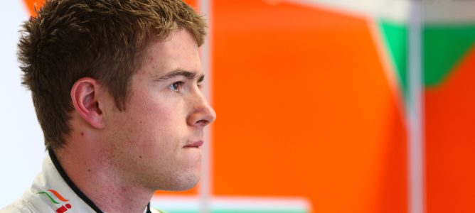 Di Resta en el box de Force India