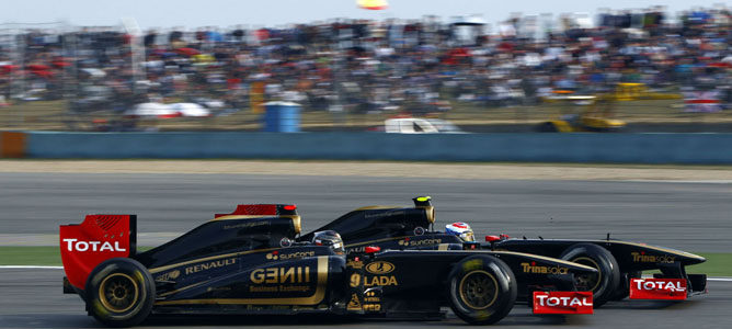 Los dos Lotus Renault en pista