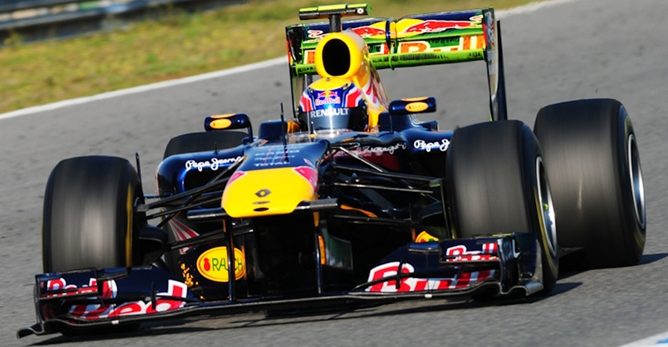 Mark Webber a los mandos del RB7 en los test de Jerez 2011