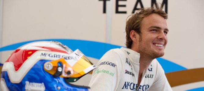 El piloto holandés Giedo Van der Garde sigue esperando un asiento en la F1