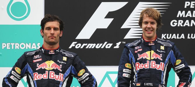 Vettel y Webber en la celebración de los himnos